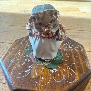 Beatrix Potter Mrs‎ Tiggy Winkle Ceramic Figurine